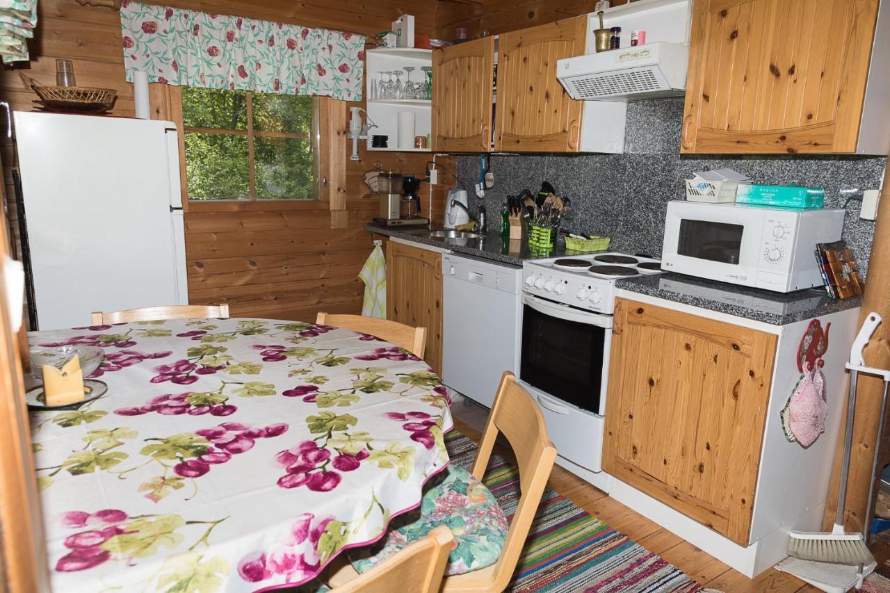Pihlajamaeen Lomamoekit Vanhakyla Buitenkant foto