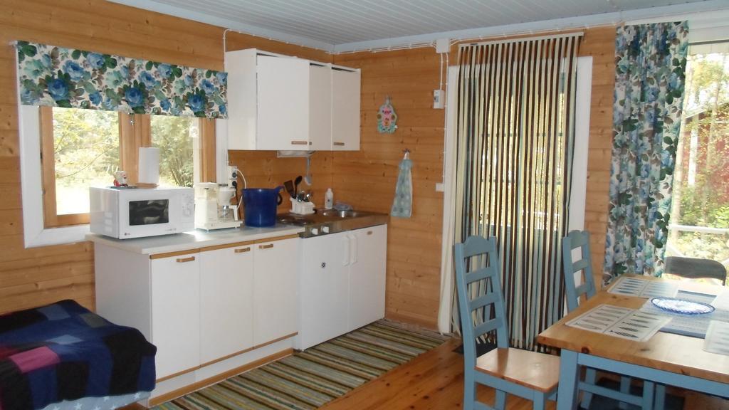 Pihlajamaeen Lomamoekit Vanhakyla Kamer foto